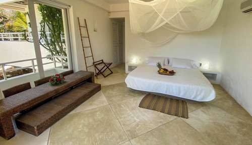 Habitación doble superior, vistas a la piscina