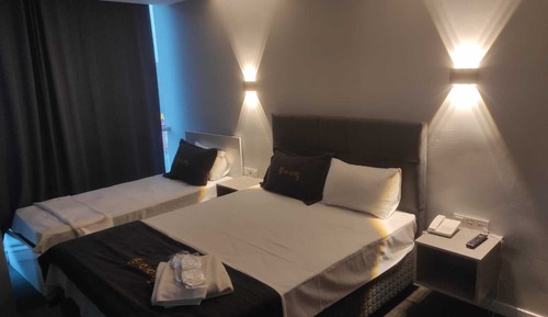 Habitación básica con 1 cama doble o 2 individuales