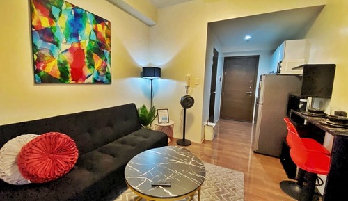 Apartamento panorámico, balcón, vistas parciales al lago