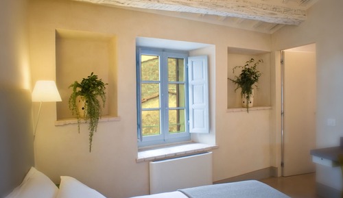 Habitación de diseño, baño privado, vistas al patio