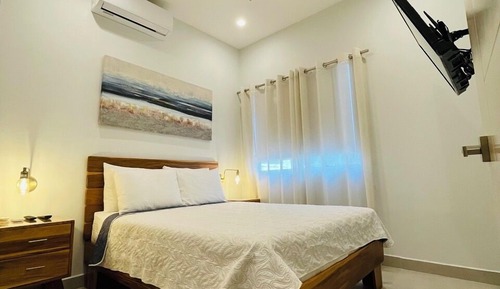Casa familiar, 3 habitaciones, piscina privada