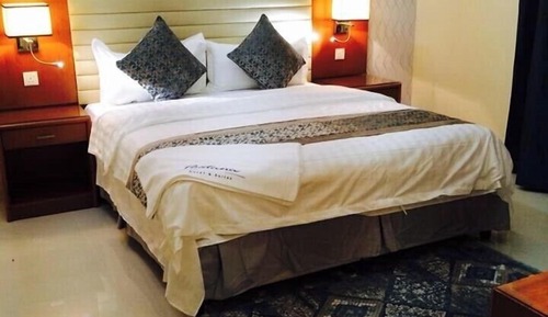 Apartamento de lujo, 1 cama de matrimonio grande con sofá cama, cocina, vistas a la ciudad