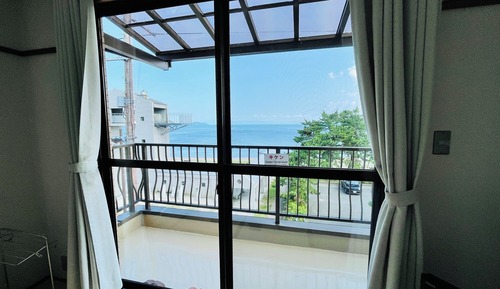 Basic Room, Lake View