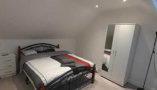 Habitación Confort con 1 cama doble o 2 individuales