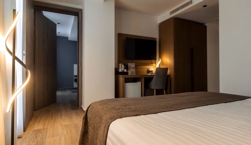 Habitación estándar con 1 cama doble o 2 individuales, baño privado
