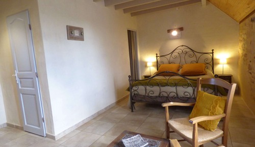 Habitación Confort, varias camas, baño privado, vistas al jardín (CARPE DIEM)