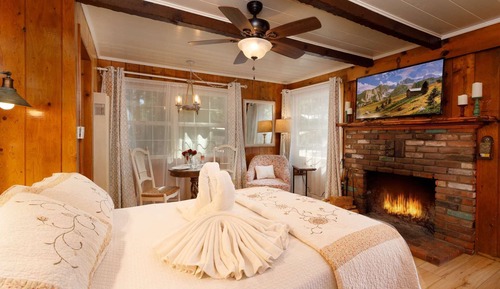 Cabaña, 1 cama de matrimonio grande, chimenea, vistas a la montaña