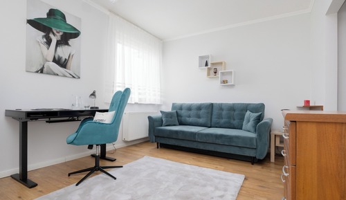 Studio, Balcony