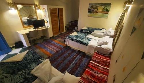 Habitación superior con 1 cama doble o 2 individuales