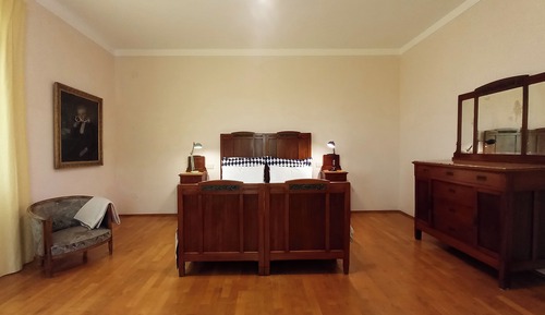 Apartamento, varias camas, cocina, vistas al parque