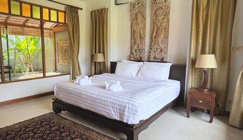 Villa Deluxe, 1 cama de matrimonio grande con sofá cama, cocina, vistas a la piscina