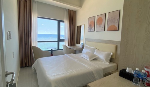 Habitación superior, 1 cama de matrimonio, no fumadores, baño privado
