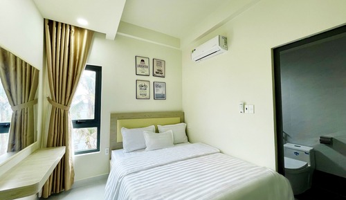 Habitación superior, 1 cama de matrimonio, no fumadores, baño privado