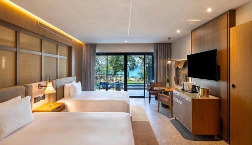 Bahia View 2 Queens Room- Plunge Pool
