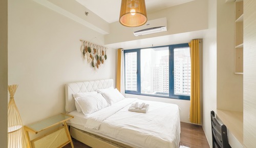 Apartamento romántico, varias camas, frigorífico y microondas, vistas a la ciudad