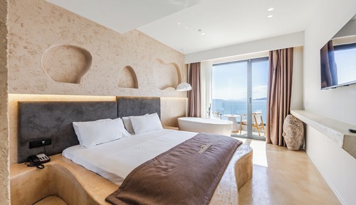 Panoramic Sea View Suite with Bath Tub