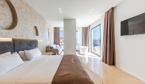 Panoramic Sea View Junior Suite with Bath Tub
