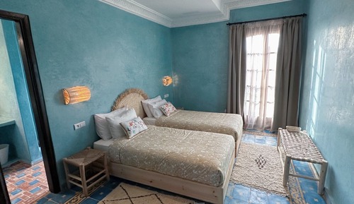 Habitación estándar con 1 cama doble o 2 individuales, vistas al jardín