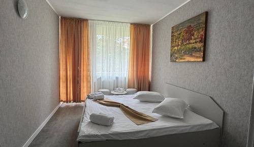Habitación básica con 1 cama doble o 2 individuales
