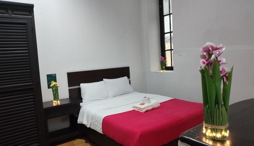 Basic Room, 1 Queen Bed, Smoking