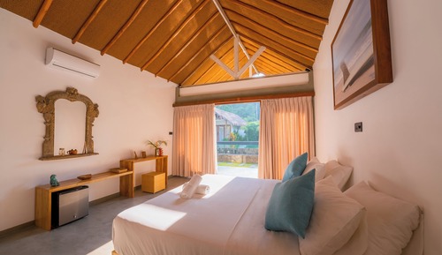 Habitación Deluxe doble, vistas a la piscina