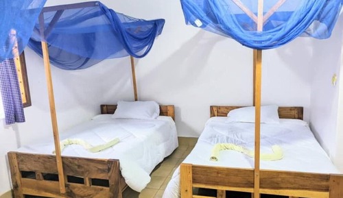 Habitación estándar con 1 cama doble o 2 individuales