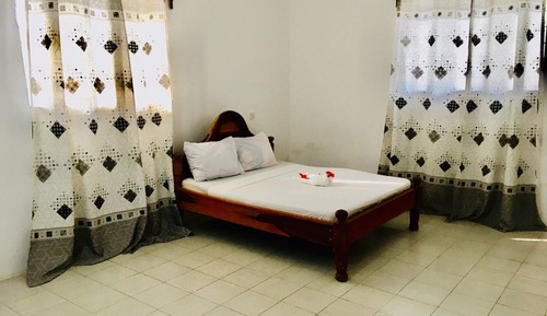 Habitación familiar doble, 1 cama doble, baño privado, vistas al patio