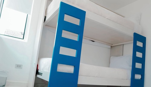 Habitación básica con 1 cama doble o 2 individuales
