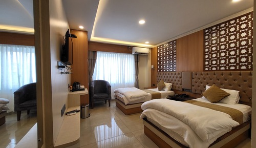 Habitación Deluxe con 2 camas individuales, vistas a la ciudad, junto al lago