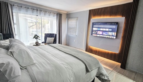 Suite estudio ejecutiva, 1 cama de matrimonio grande, balcón, vistas a la piscina