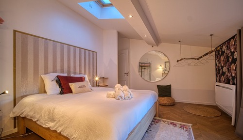 Habitación Confort doble, baño privado, vistas al jardín (La Roseraie)