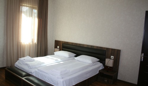 Habitación estándar con 1 cama doble o 2 individuales
