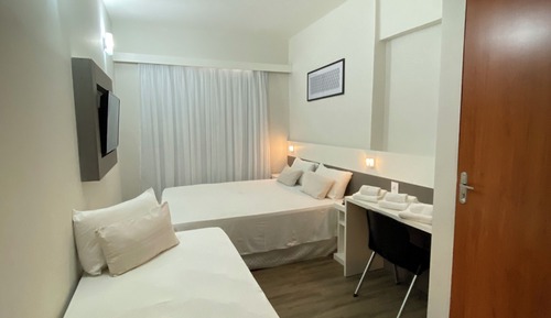 Habitación triple familiar, accesible para personas con discapacidad, vistas a la ciudad