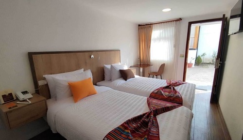 Habitación estándar con 2 camas individuales, vistas a la ciudad