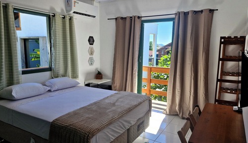 Habitación doble superior, vistas parciales al mar