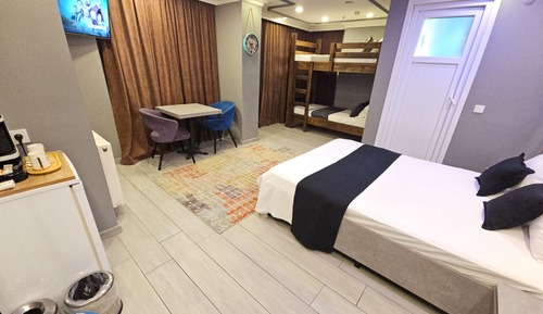 Triple Room