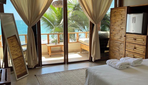 HABITACION MATRIMONIAL FRENTE AL MAR CON BALCON