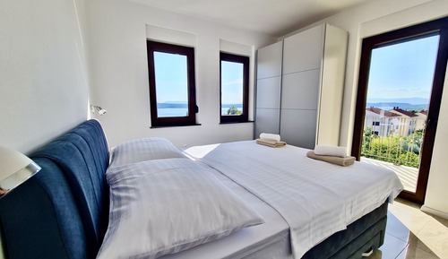 Deluxe Apartment 102