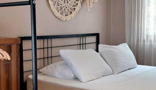 Estudio panorámico, 1 cama de matrimonio con sofá cama, vistas al mar, junto a la montaña