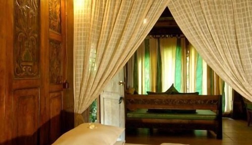 Habitación Deluxe (Deluxe bungalow with garden view)