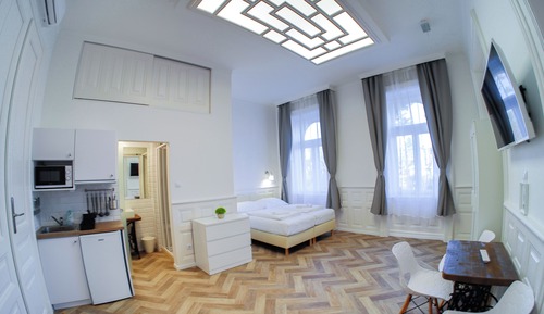 Habitación estándar con 1 cama doble o 2 individuales, vistas al jardín