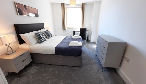 Apartamento Confort, 2 habitaciones, balcón, vistas a la ciudad (802)
