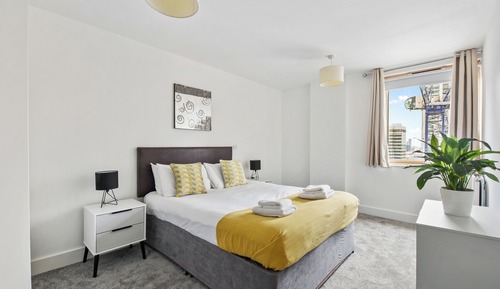 Apartamento City, balcón, vistas a la ciudad (1501)