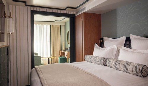 Suite básica, balcón