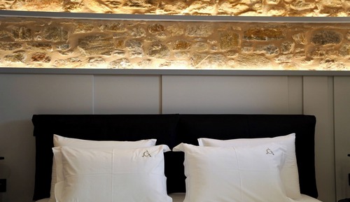 Signature Stone Suite
