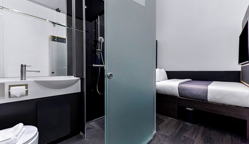 Habitación doble, sin ventanas