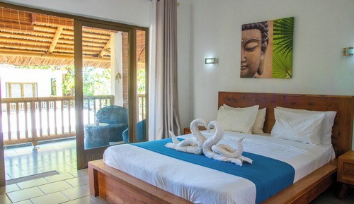 Habitación doble superior, vistas a la piscina