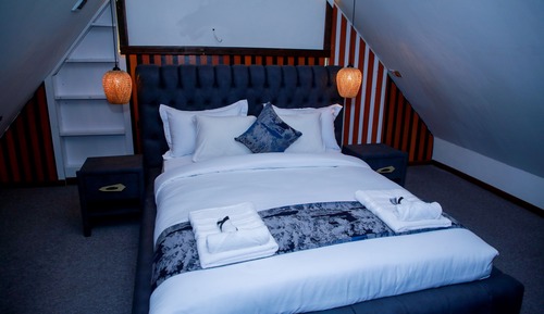 Suite familiar, varias camas, no fumadores, balcón