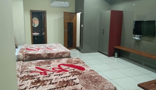 Deluxe Studio Suite, City View