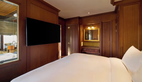Corner Suite(Club Access)